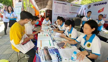 Thí sinh trúng tuyển, nhưng chưa xác nhận nhập học được đăng ký xét tuyển các đợt bổ sung.