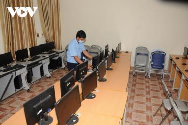 Thiếu giáo viên, thiếu trang thiết bị, mạng Internet...là tình trạng chung tại nhiều trường học ở Tây Bắc.