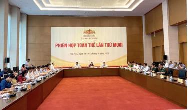 Quang cảnh phiên họp toàn thể của Ủy ban Tư pháp