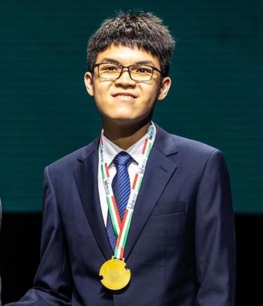 Đăng Khoa nhận huy chương vàng Olympic Tin học quốc tế tại Thụy Sĩ vào đầu thàng 9/2023.