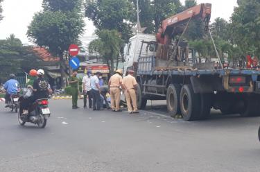 Cơ quan Công an tiến hành công tác khám nghiệm.