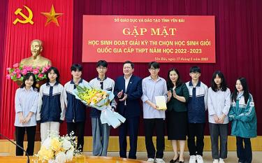 Sở Giáo dục và Đào tạo gặp mặt học sinh đạt giải Kỳ thi chọn học sinh giỏi cấp quốc gia năm học 2022 - 2023.