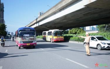 Mật độ giao thông tại nhiều đô thị lớn, trong đó có Hà Nội tăng đột biến trong các ngày 30 và 31-8.