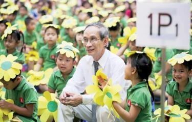 Thầy Nguyễn Xuân Khang, Chủ tịch Hội đồng Trường Marie Curie, Hà Nội.