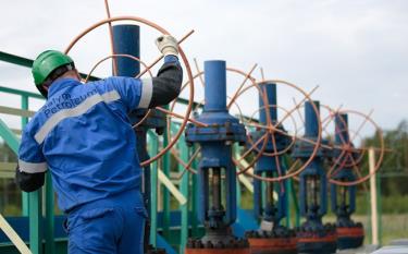 EU đạt thỏa thuận áp giá trần dầu Nga.