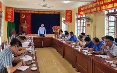 Bí thư huyện ủy Yên Bình An Hoàng Linh làm việc tại xã Phúc An.