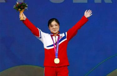 Kim Il-gyong phá 8 kỷ lục ở nội dung 59kg nữ môn cử tạ ASIAD 19.