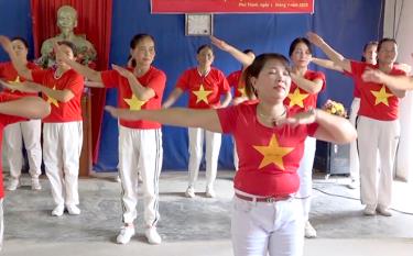 Hội viên Chi hội Phụ nữ thôn Đồng Tâm thường xuyên luyện tập dân vũ, nâng cao đời sống tinh thần.