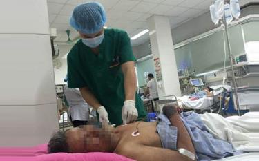 Điều trị cho bệnh nhân nhiễm liên cầu khuẩn lợn tại Bệnh viện Bệnh nhiệt đới trung ương.