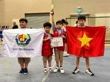 Đội từ Trường phổ thông Thái Bình Dương (Cần Thơ) giành giải vô địch