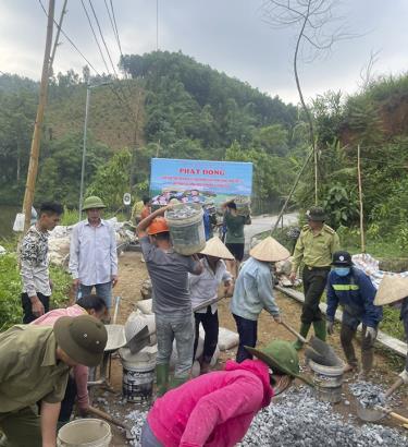 Nhân dân xã Động Quan, huyện Lục Yên làm đường giao thông nông thôn đợt 2, năm 2023