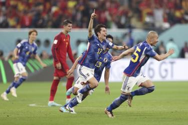 Nhật Bản giành vé đi tiếp sau khi tạo địa chấn trước Tây Ban Nha. (Nguồn: Getty Images)
