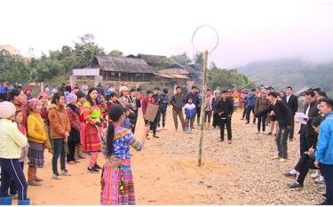 Các trò chơi dân gian của đồng bào dân tộc thiểu số huyện Lâm Bình (Tuyên Quang) được duy trì.
