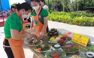 Ẩm thực của người Thái Mường Lò là một trong những điểm nhấn thu hút khách du lịch.