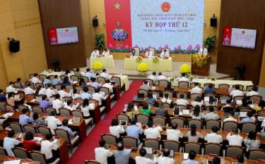 Kỳ họp giữa năm và Kỳ họp cuối năm là hai kỳ họp lớn trong năm của HĐND tỉnh Yên Bái.