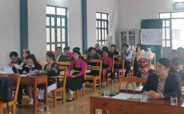 Đông đảo người dân tại các xã Bạch hà, Vũ Linh, Phúc An tham gia lớp tập huấn.