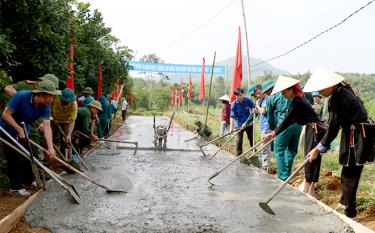 Năm 2021, Yên Bình thực hiện kiên cố hóa trên 141 km/ 549 km mặt đường bê tông xi măng (chiếm 25,7% khối lượng thực hiện toàn tỉnh) là địa phương đi đầu trong công tác xây dựng phát triển GTNT trên địa bàn tỉnh Yên Bái.