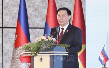 Chủ tịch Quốc hội Vương Đình Huệ phát biểu tại Phiên toàn thể thứ nhất, Hội nghị cấp cao Quốc hội ba nước Campuchia - Lào - Việt Nam (CLV).