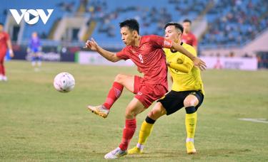 ĐT Việt Nam có thể gặp ĐT Thái Lan ở bán kết AFF Cup 2022 (Ảnh: Dương Thuật).