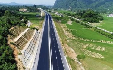 Dự án xây dựng tuyến cao tốc Hòa Bình-Mộc Châu, tỉnh Sơn La, theo phương thức PPP.