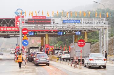 Cục Đường bộ Việt Nam chịu trách nhiệm tổ chức thực hiện, thanh tra, kiểm tra việc hoạt động của trạm thu phí dịch vụ sử dụng đường bộ