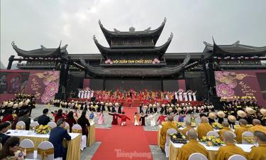 Tiết mục nghệ thuật khai màn lễ hội Xuân Tam Chúc 2023.
