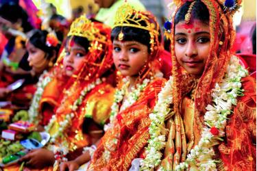 Các bé gái Ấn Độ trong một lễ hội ở Kolkata hồi tháng 4/2022.