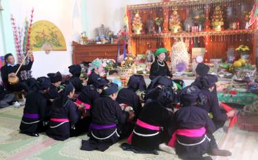 Lễ thực hành then của người Thái Mường Lò