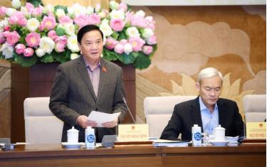 Phó Chủ tịch Quốc hội Nguyễn Khắc Định phát biểu khai mạc buổi làm việc.