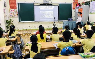 A “borderless” lesson of the Tran Phu Primary School
