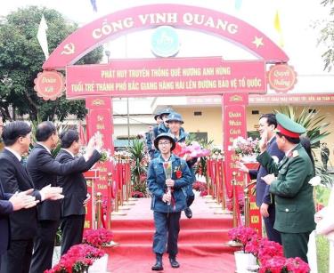 Các tân binh trên địa bàn tỉnh Bắc Giang lên đường nhập ngũ. (Ảnh minh họa)
