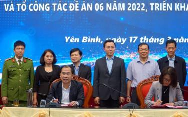 UBND huyện Yên Bình và các cơ quan, đơn vị, địa phương ký cam kết triển khai thực hiện nhiệm vụ chuyển đổi số, Đề án 06 năm 2023.