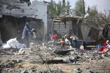 Cảnh đổ nát sau cuộc không kích của Israel xuống thành phố Rafah, Dải Gaza, ngày 15/4/2024.