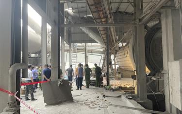 Hiện trường vụ tai nạn lao động xảy ra chiều 22/4 tại Công ty cổ phần Xi măng và Khoáng sản Yên Bái.