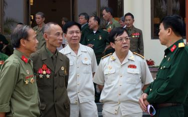 Cán bộ, chiến sỹ Tiểu đoàn Yên Ninh gặp gỡ, ôn lại truyền thống nhân kỷ niệm ngày giải phóng miền Nam, thống nhất đất nước. Ảnh tư liệu