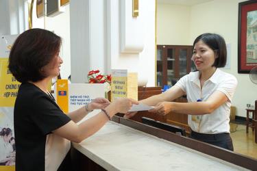 Tổng công ty Bưu điện Việt Nam tham gia trả kết quả giải quyết thủ tục hành chính qua dịch vụ bưu chính công ích.