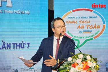 Ông Khuất Việt Hùng, Phó chủ tịch chuyên trách Ủy ban An toàn giao thông Quốc gia phát biểu tại buổi lễ.