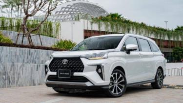 Toyota Veloz Cross giảm giá mạnh cho xe sản xuất 2022