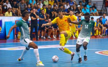 ĐT Futsal Việt Nam giành chiến thắng 5-0 trong trận giao hữu lượt đi với Quần đảo Solomon.