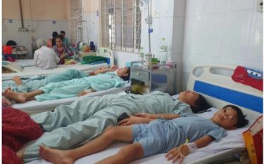 Các bệnh nhân đang điều trị tại Bệnh viện Đa khoa khu vực Long Khánh.