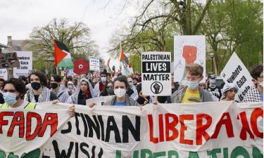 Sinh viên Mỹ biểu tình phản đối cuộc chiến ở Gaza. Ảnh: Politico.