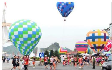 Trình diễn Khinh khí cầu tại Cát Bà, TP Hải Phòng hồi tháng 4-2024.