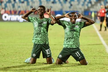 Niềm vui của cầu thủ U20 Nigeria sau khi giành chiến thắng trước đội chủ nhà Argentina.