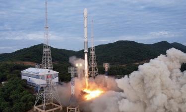 Tên lửa mang vệ tinh do thám của Triều Tiên rời bệ phóng hôm 31/5.