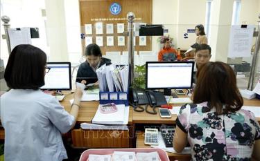 Bảo hiểm xã hội quận Long Biên là một trong 30 quận, huyện của Hà Nội cải cách thủ tục hành chính, tạo thuận lợi để người dân tham gia Bảo hiểm xã hội tự nguyện, Bảo hiểm y tế.