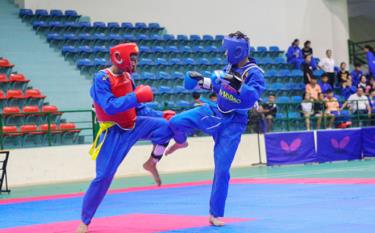 Vovinam fighters in a competition.