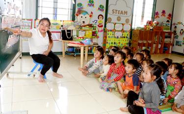 A class of the Hoa Hong Kindergarten in Cu Vai village of Xa Ho commune, Tram Tau district.