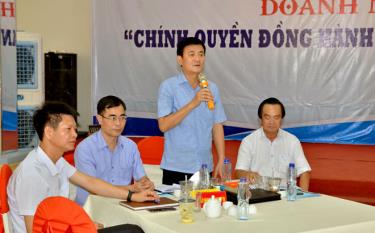 Vice Chairman of the provincial People’s Committee Nguyen Chien Thang delivers a remark at the meeting.