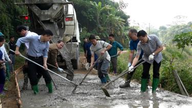 Lãnh đạo huyện Văn Yên tham gia Phong trào “Ngày thứ Bảy cùng dân” tại xã Đông Cuông.