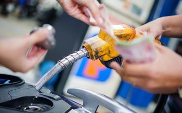 Giá xăng dầu bớt căng thẳng trong những kỳ điều hành gần đây.